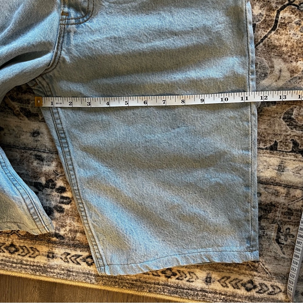 Vintage Levi’s Y2K denim Jean shorts Jorts - Picture 8 of 9